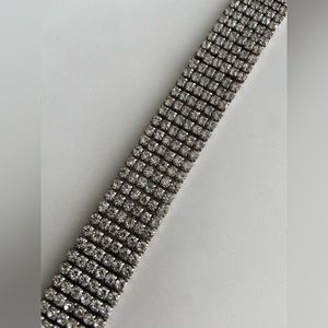 Crystal choker necklace